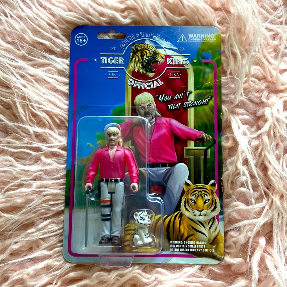 Netflix Tiger King King Joe Figure & Pet Tiger Collector’s Figure Toy